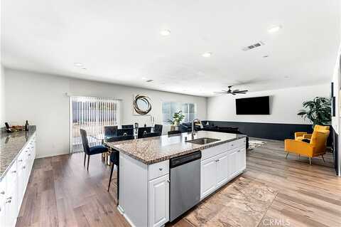 Hollowglen, PALMDALE, CA 93550