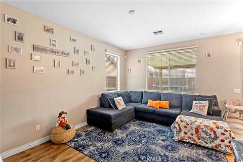 Avenida Fiesta, MORENO VALLEY, CA 92555