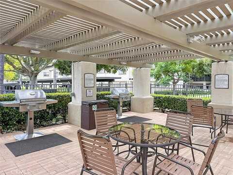 Via Contento, RANCHO SANTA MARGARITA, CA 92688