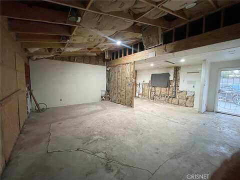 Clark, WOODLAND HILLS, CA 91367