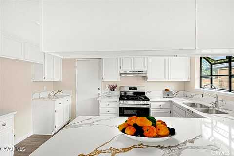 Avenue Q13, PALMDALE, CA 93550