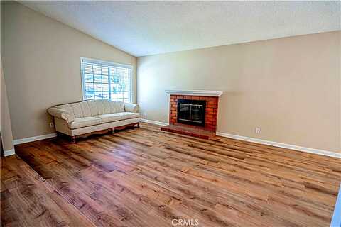 Cerca, VALENCIA, CA 91354