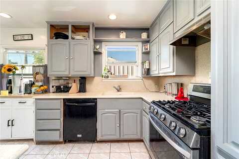Clive, WHITTIER, CA 90606