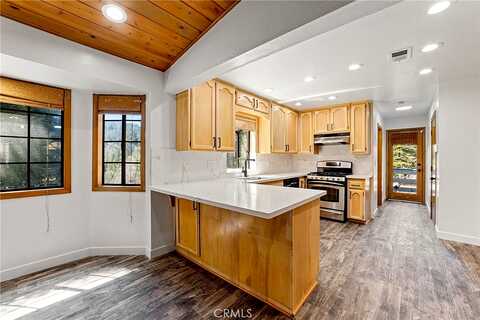 Zurich, CRESTLINE, CA 92325