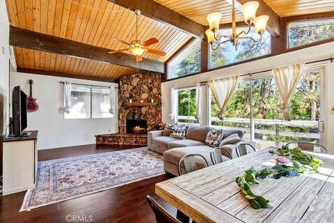 Laurel, CRESTLINE, CA 92325