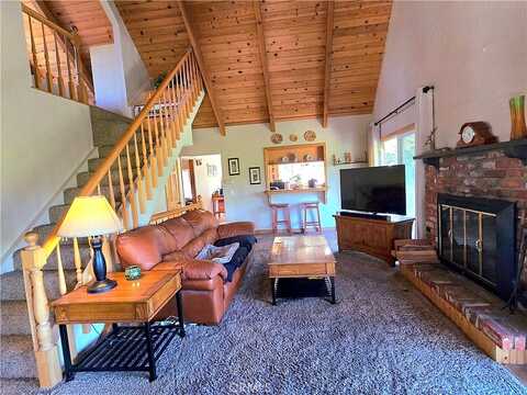 Grass Valley, LAKE ARROWHEAD, CA 92352