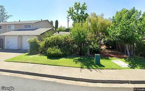 Montana Vista, LAKEPORT, CA 95453
