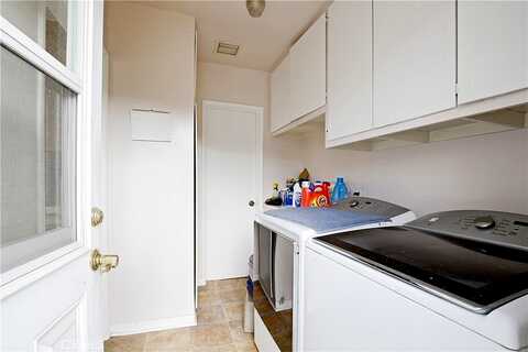 Lyall, WEST COVINA, CA 91790