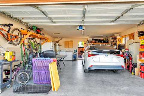 Seneca, APPLE VALLEY, CA 92307