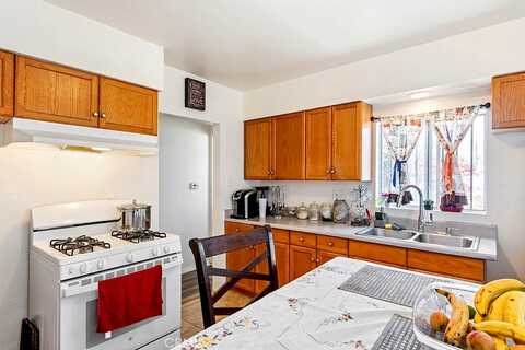 25Th, SAN BERNARDINO, CA 92405