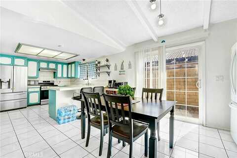 Community, CANOGA PARK, CA 91304