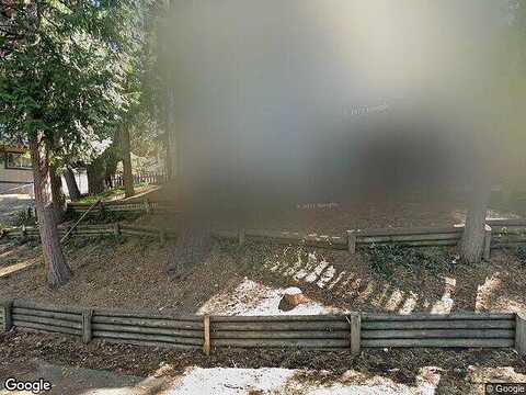 Chateau, CRESTLINE, CA 92325