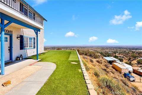 Lona, PINON HILLS, CA 92372