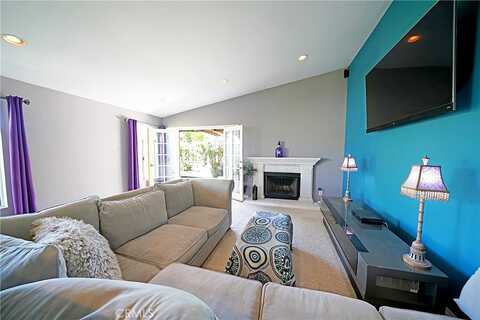 Crookshank, SANTA CLARITA, CA 91350