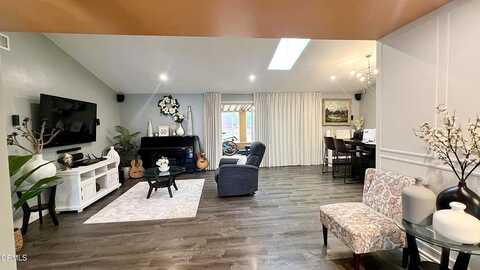 Jersey, GRANADA HILLS, CA 91344