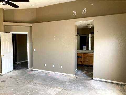 Mainsail, HELENDALE, CA 92342