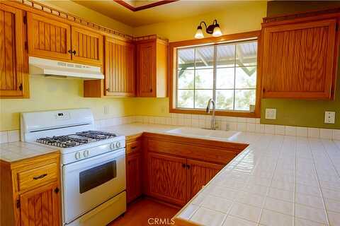 Hillside, CRESTLINE, CA 92325