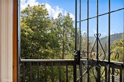 Hillside, CRESTLINE, CA 92325