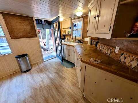 Lake, LAKE ARROWHEAD, CA 92352
