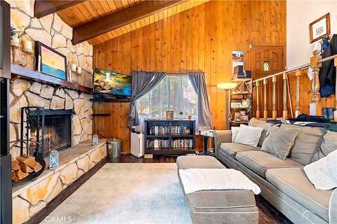 Davos, CRESTLINE, CA 92325