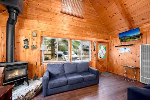 Holmes, SUGARLOAF, CA 92386