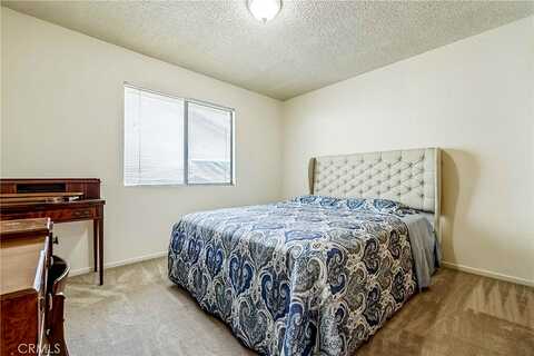 Corona, HELENDALE, CA 92342