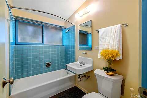 Howard, VISALIA, CA 93277