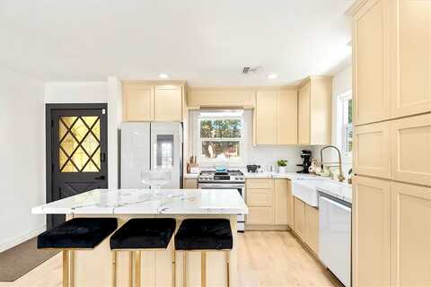 9Th, COLTON, CA 92324