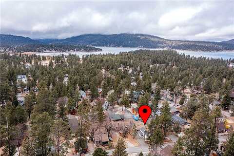 Wanita, BIG BEAR LAKE, CA 92315