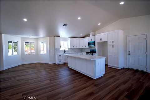 Sabina, HESPERIA, CA 92345