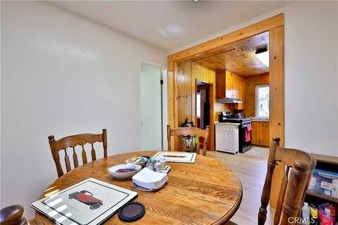 Redwood, CRESTLINE, CA 92325