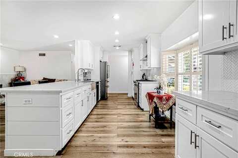Cantara, CANOGA PARK, CA 91304