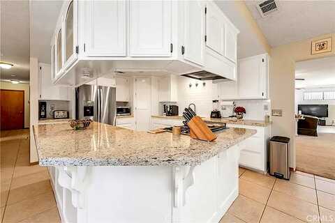 Munsee, APPLE VALLEY, CA 92307