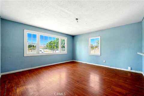 19Th, SAN BERNARDINO, CA 92411