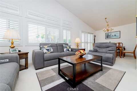 Corte Peralta, MURRIETA, CA 92562