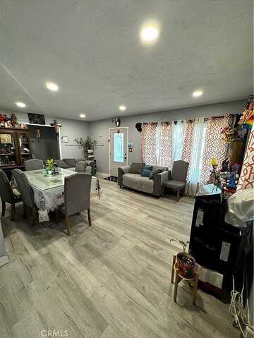 25Th, SAN BERNARDINO, CA 92404