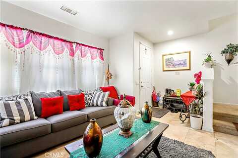 Fawnskin, HESPERIA, CA 92344