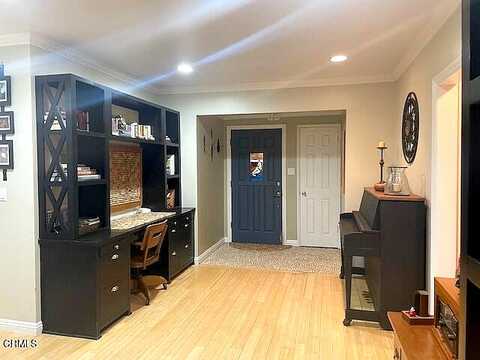 Silverton, TUJUNGA, CA 91042