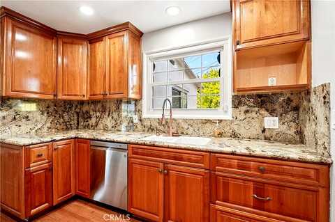 Farralone, WOODLAND HILLS, CA 91303