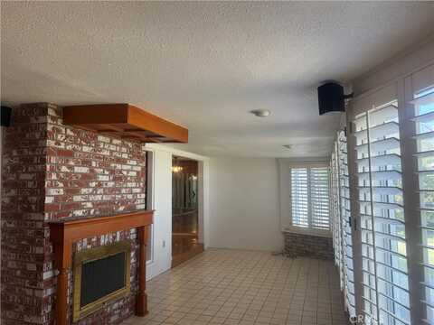 Newbury, SAN BERNARDINO, CA 92404