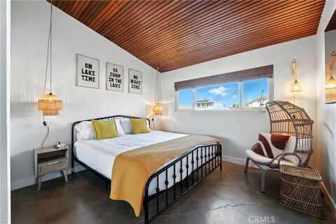 Ketch, HELENDALE, CA 92342