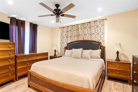 Maclay, MISSION HILLS, CA 91345