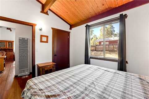 Los Angeles, SUGARLOAF, CA 92386