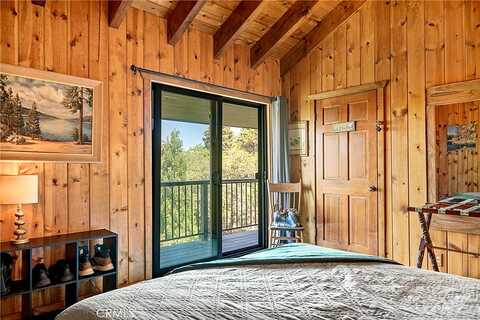 Angeles, GREEN VALLEY LAKE, CA 92341
