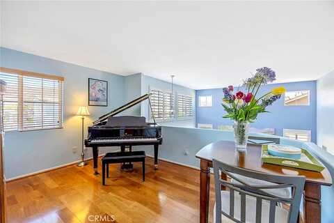 Kelly, CANYON COUNTRY, CA 91387