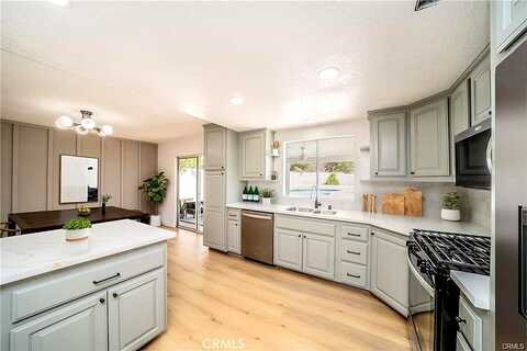 Paseo Diablo, MENIFEE, CA 92587