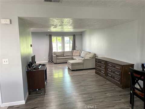 Avenida Dorena, NEWHALL, CA 91321