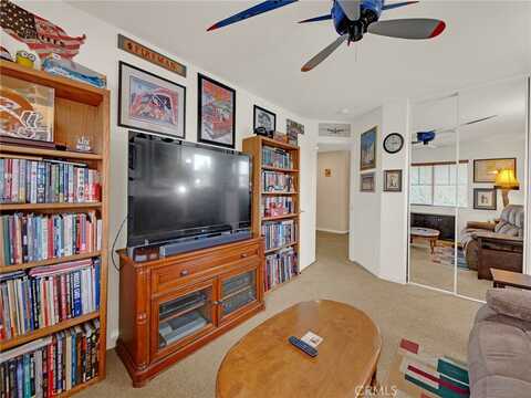 Julia, SANTA CLARITA, CA 91350