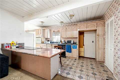 Lisette, GRANADA HILLS, CA 91344