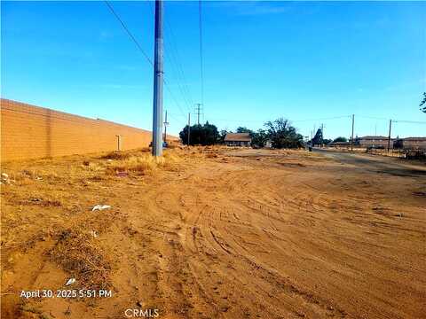 Delicious, ADELANTO, CA 92301